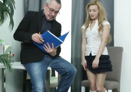 Прогульщица-студентка дала преподу за допуск к экзамену Прогульщица-студентка дала преподу за допуск к экзамену
