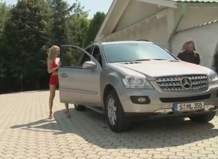 Мажор привёз отпадную блонду на трах в элитный загородный особняк Мажор привёз отпадную блонду на трах в элитный загородный особняк