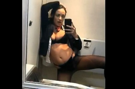 Запись привата с видеочата бортпроводницы: соло стюардессы в туалете Запись привата с видеочата бортпроводницы: соло стюардессы в туалете
